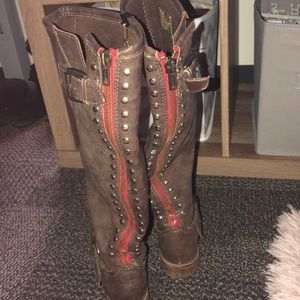 Cute brown boots